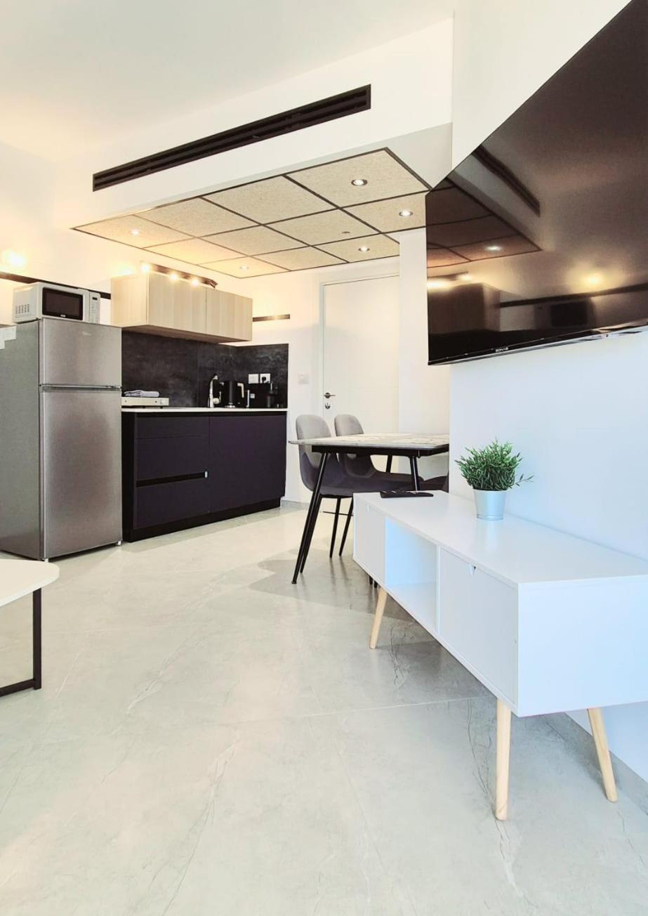 Go To Apartments In Leonardo Bat Yam Oda fotoğraf