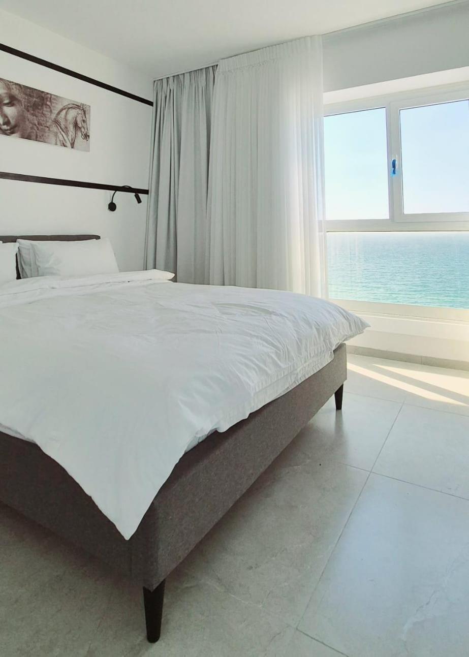 Go To Apartments In Leonardo Bat Yam Oda fotoğraf