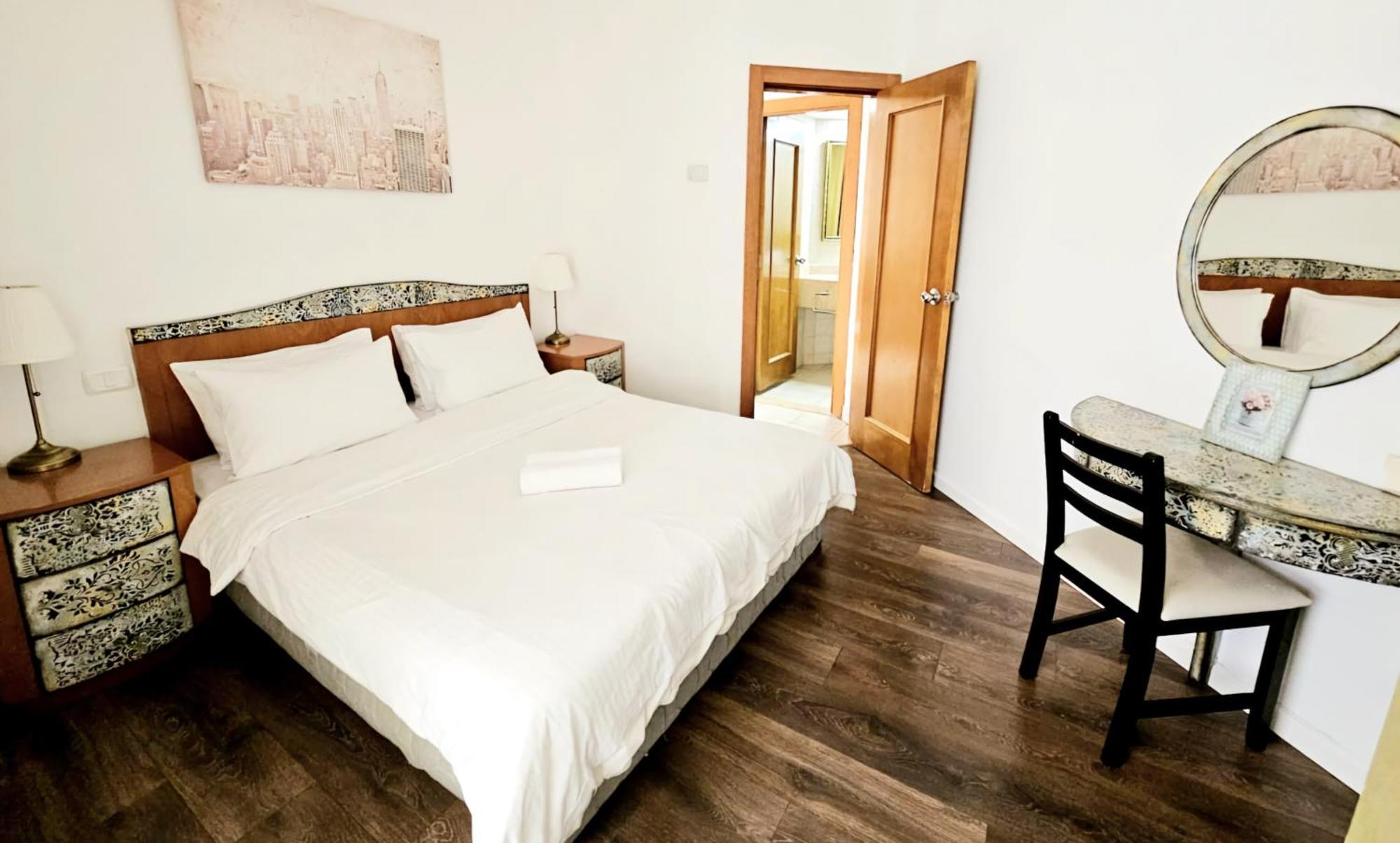 Go To Apartments In Leonardo Bat Yam Oda fotoğraf