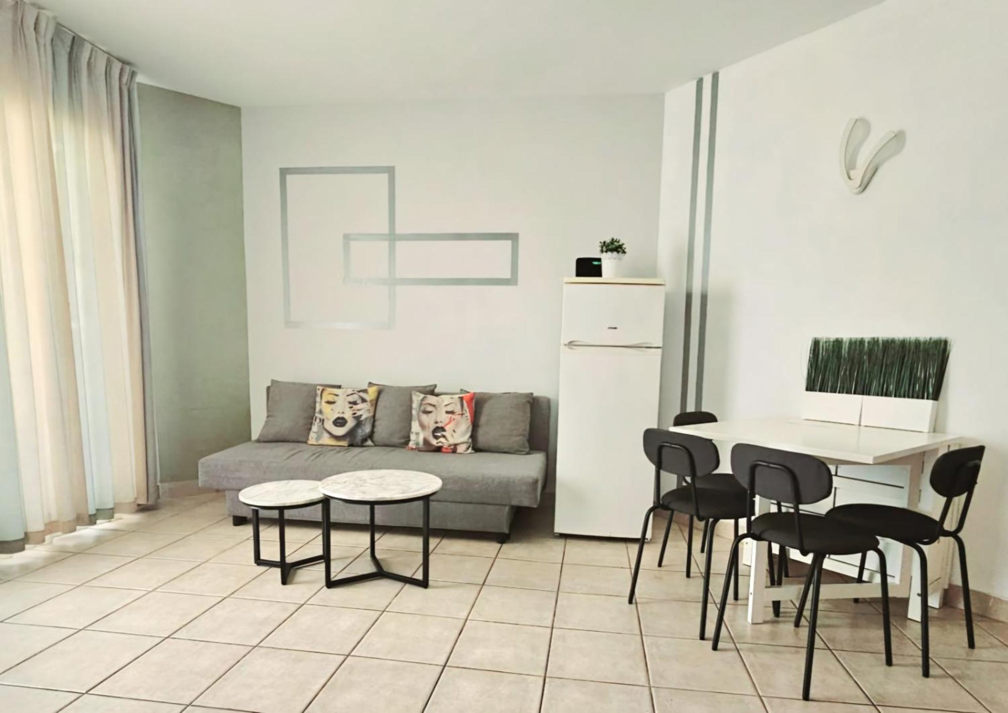 Go To Apartments In Leonardo Bat Yam Oda fotoğraf